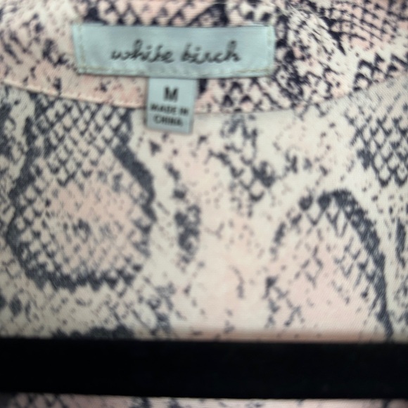 White Birch button down blouse, size Medium. Snake skin print. - Picture 3 of 4